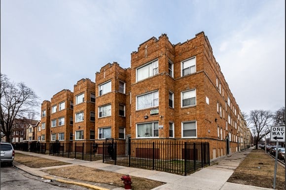 South Shore Apartments for rent in Chicago | 7800 S Kingston